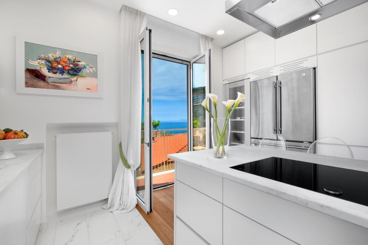 Sorrentovibes - Luxury Home Sea View & Jacuzzi In Sorrento Centre Buitenkant foto
